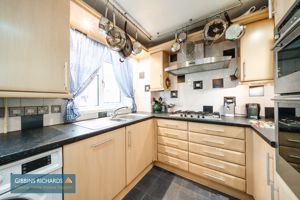 Kitchen- click for photo gallery
